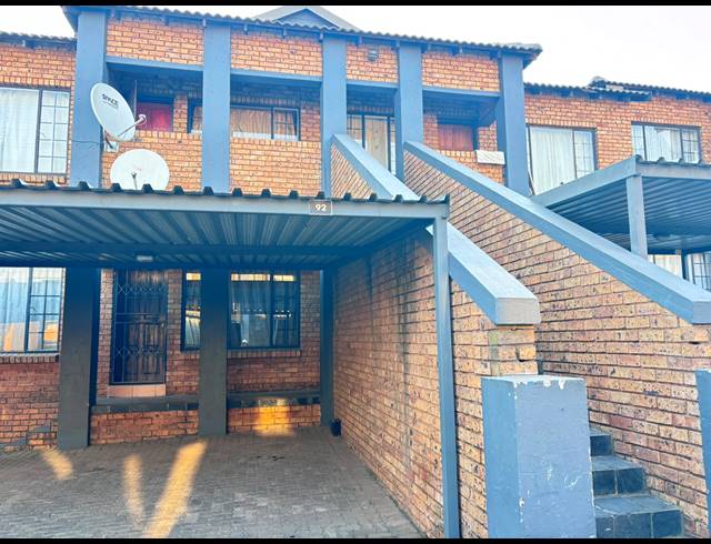 2 BEDROOM TOWNHOUSE FOR SALE IN ELSPARK